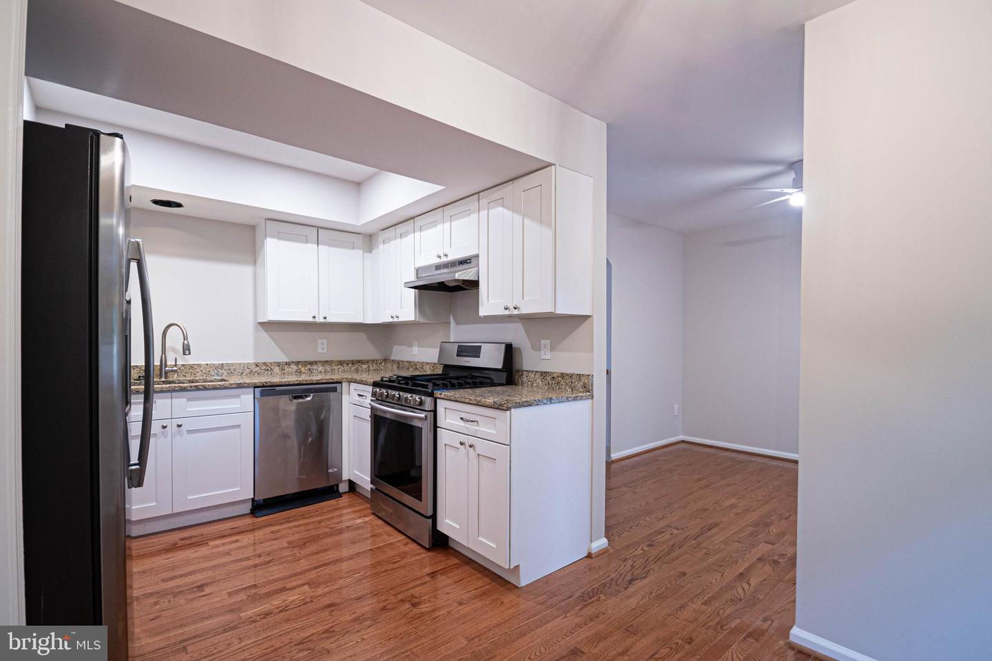 21923 MYRTLEWOOD SQ, STERLING, Virginia 20164, 3 Bedrooms Bedrooms, ,2 BathroomsBathrooms,Residential,For sale,21923 MYRTLEWOOD SQ,VALO2103234 MLS # VALO2103234