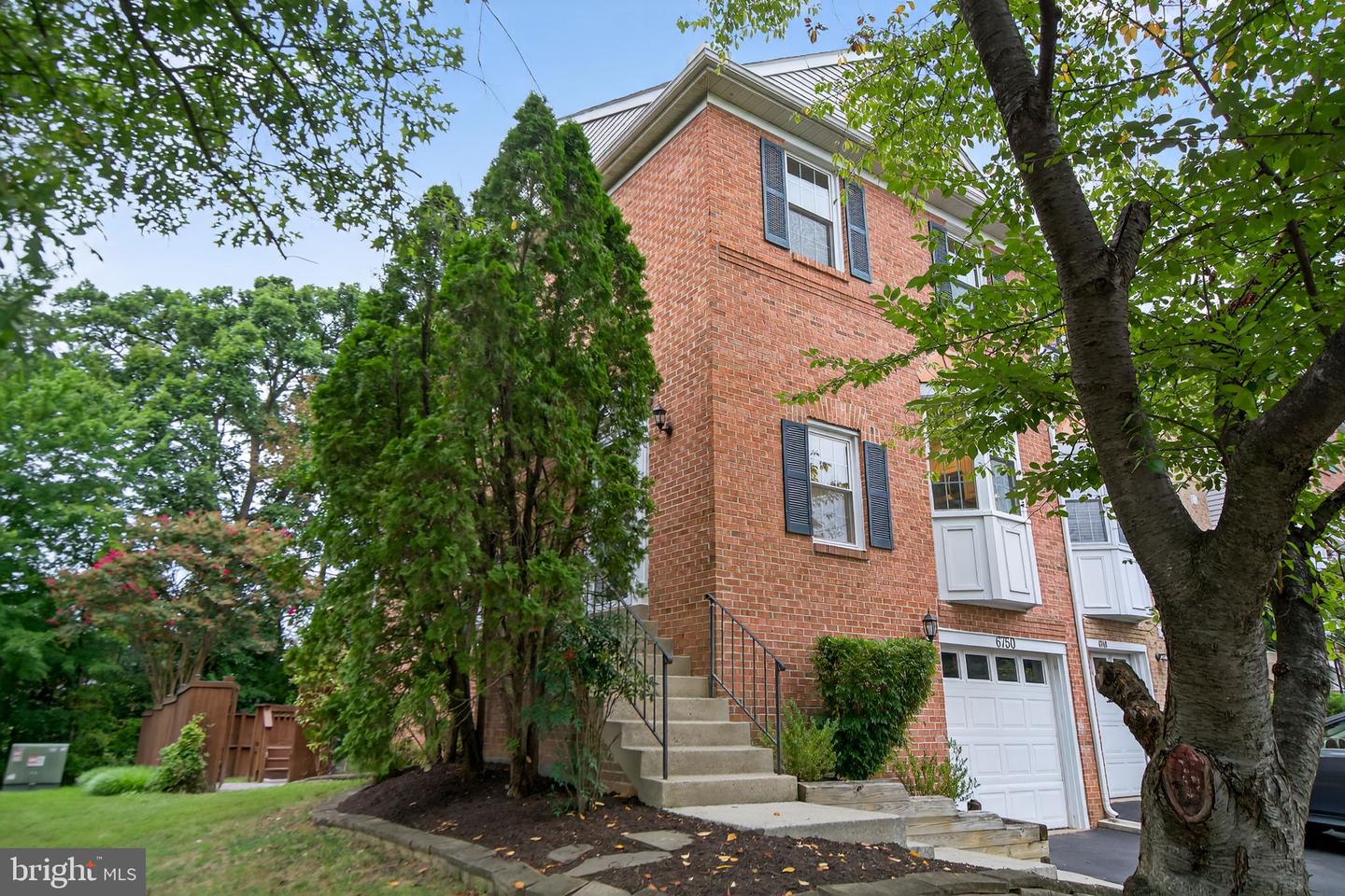 6750 CARDINAL WOODS CT, LORTON, Virginia 22079, 3 Bedrooms Bedrooms, ,2 BathroomsBathrooms,Residential,For sale,6750 CARDINAL WOODS CT,VAFX2258026 MLS # VAFX2258026