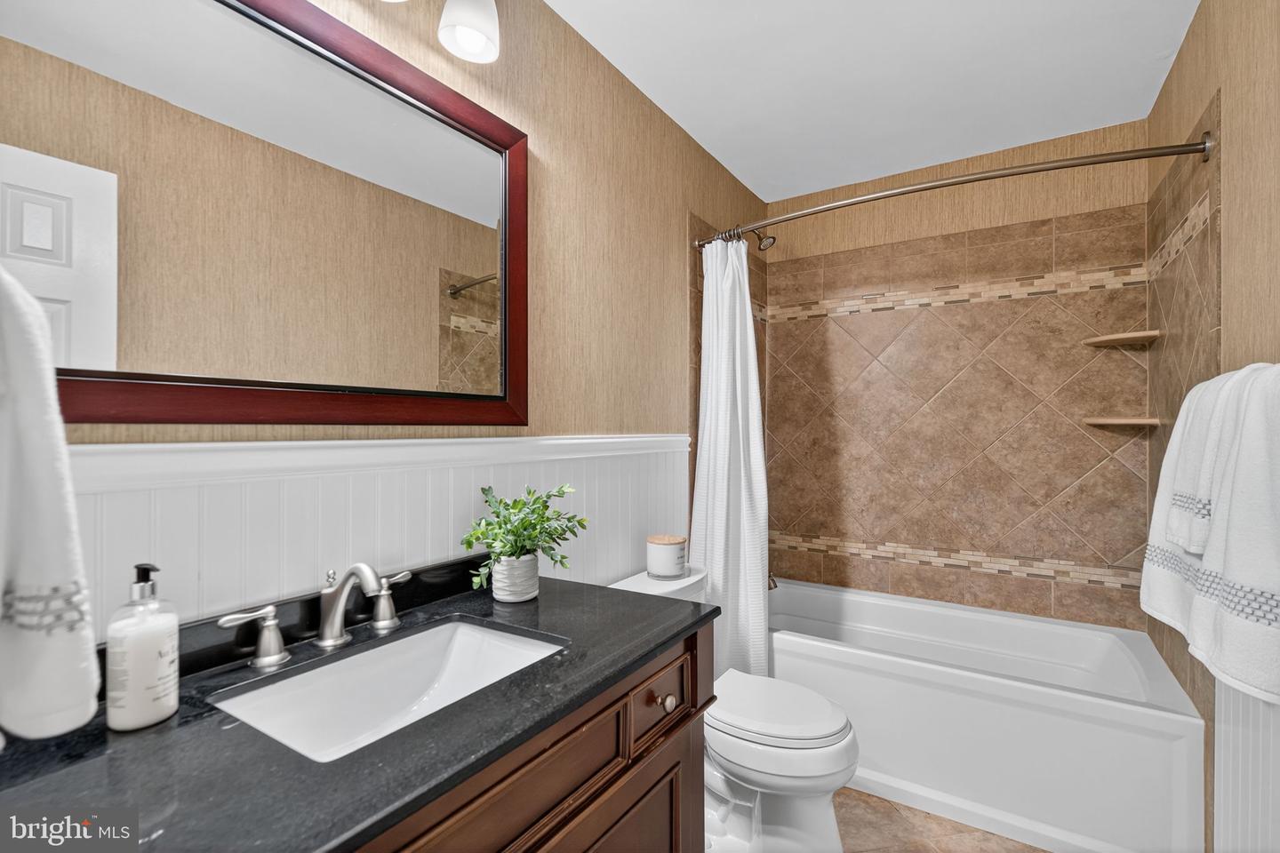 6750 CARDINAL WOODS CT, LORTON, Virginia 22079, 3 Bedrooms Bedrooms, ,2 BathroomsBathrooms,Residential,For sale,6750 CARDINAL WOODS CT,VAFX2258026 MLS # VAFX2258026