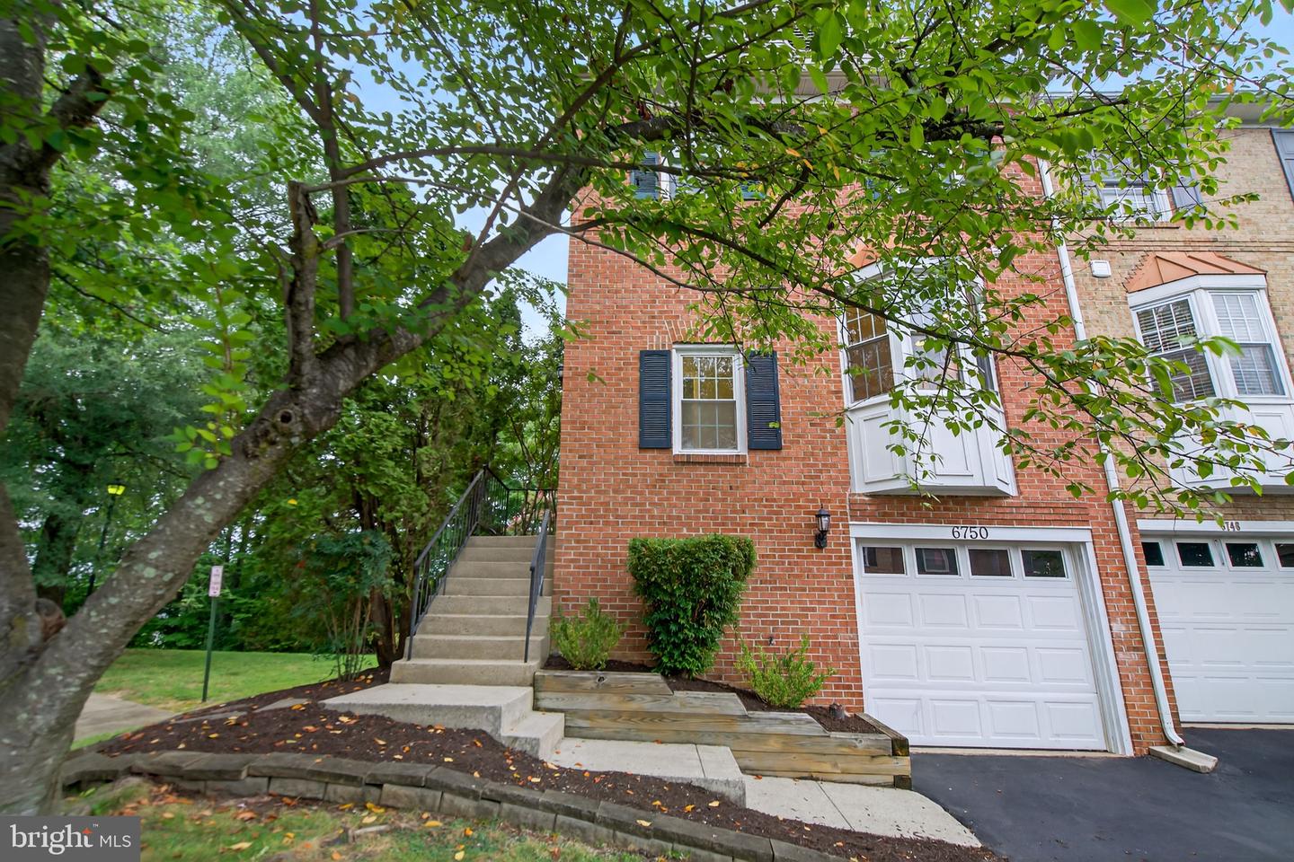 6750 CARDINAL WOODS CT, LORTON, Virginia 22079, 3 Bedrooms Bedrooms, ,2 BathroomsBathrooms,Residential,For sale,6750 CARDINAL WOODS CT,VAFX2258026 MLS # VAFX2258026