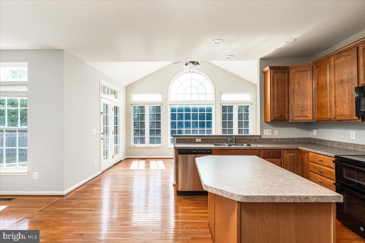 200 STEPHENS RUN ST, STEPHENS CITY, Virginia 22655, 5 Bedrooms Bedrooms, 15 Rooms Rooms,3 BathroomsBathrooms,Residential,For sale,200 STEPHENS RUN ST,VAFV2035748 MLS # VAFV2035748