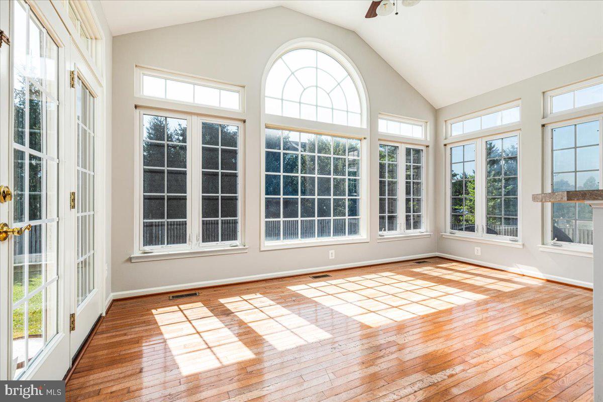200 STEPHENS RUN ST, STEPHENS CITY, Virginia 22655, 5 Bedrooms Bedrooms, 15 Rooms Rooms,3 BathroomsBathrooms,Residential,For sale,200 STEPHENS RUN ST,VAFV2035748 MLS # VAFV2035748