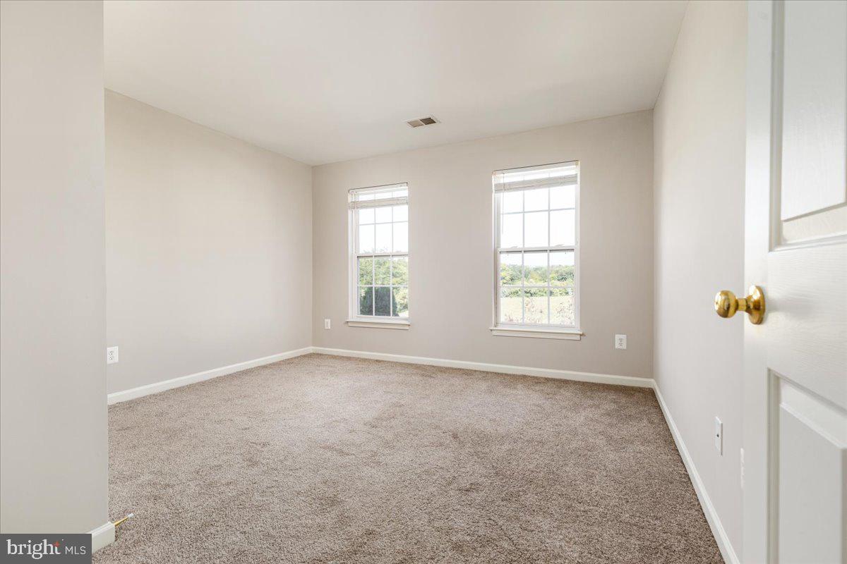 200 STEPHENS RUN ST, STEPHENS CITY, Virginia 22655, 5 Bedrooms Bedrooms, 15 Rooms Rooms,3 BathroomsBathrooms,Residential,For sale,200 STEPHENS RUN ST,VAFV2035748 MLS # VAFV2035748