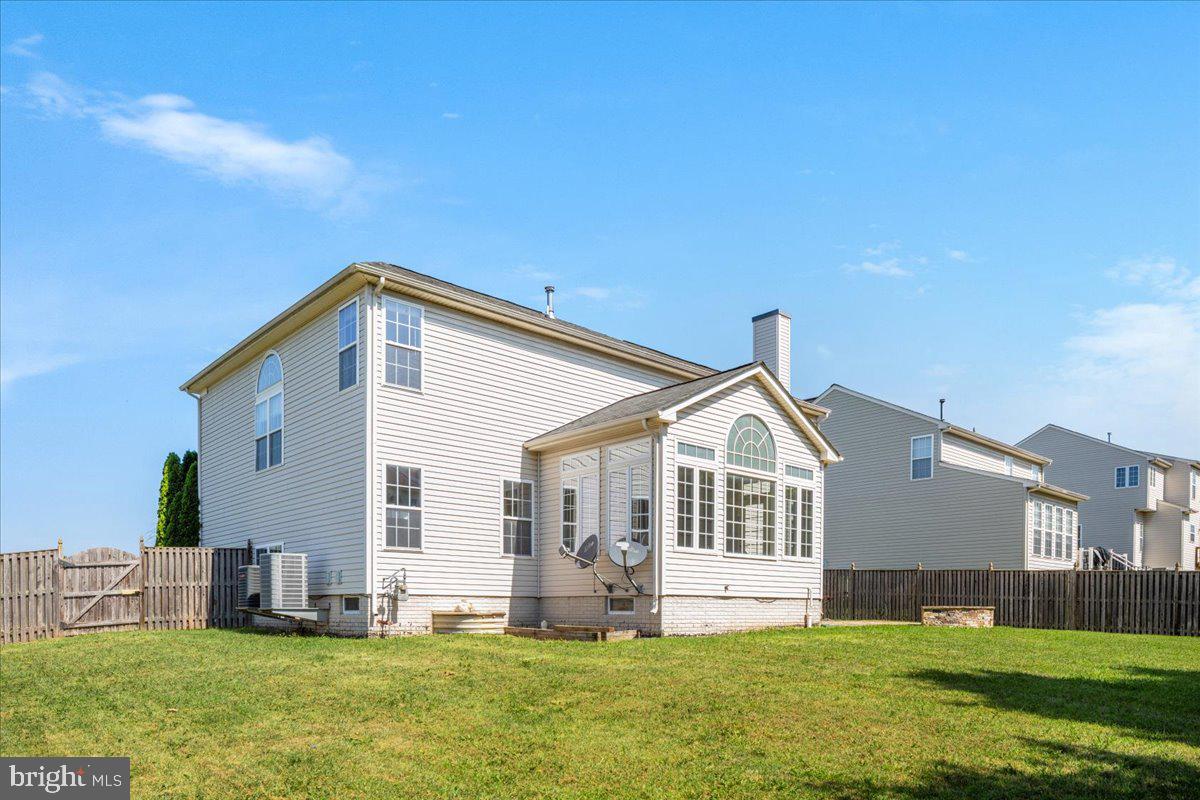 200 STEPHENS RUN ST, STEPHENS CITY, Virginia 22655, 5 Bedrooms Bedrooms, 15 Rooms Rooms,3 BathroomsBathrooms,Residential,For sale,200 STEPHENS RUN ST,VAFV2035748 MLS # VAFV2035748