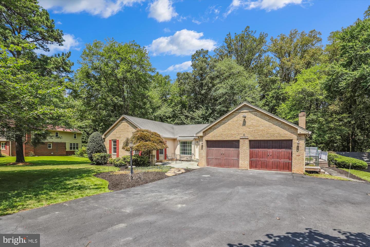 12334 FOLKSTONE DR, HERNDON, Virginia 20171, 5 Bedrooms Bedrooms, 25 Rooms Rooms,4 BathroomsBathrooms,Residential,For sale,12334 FOLKSTONE DR,VAFX2258212 MLS # VAFX2258212