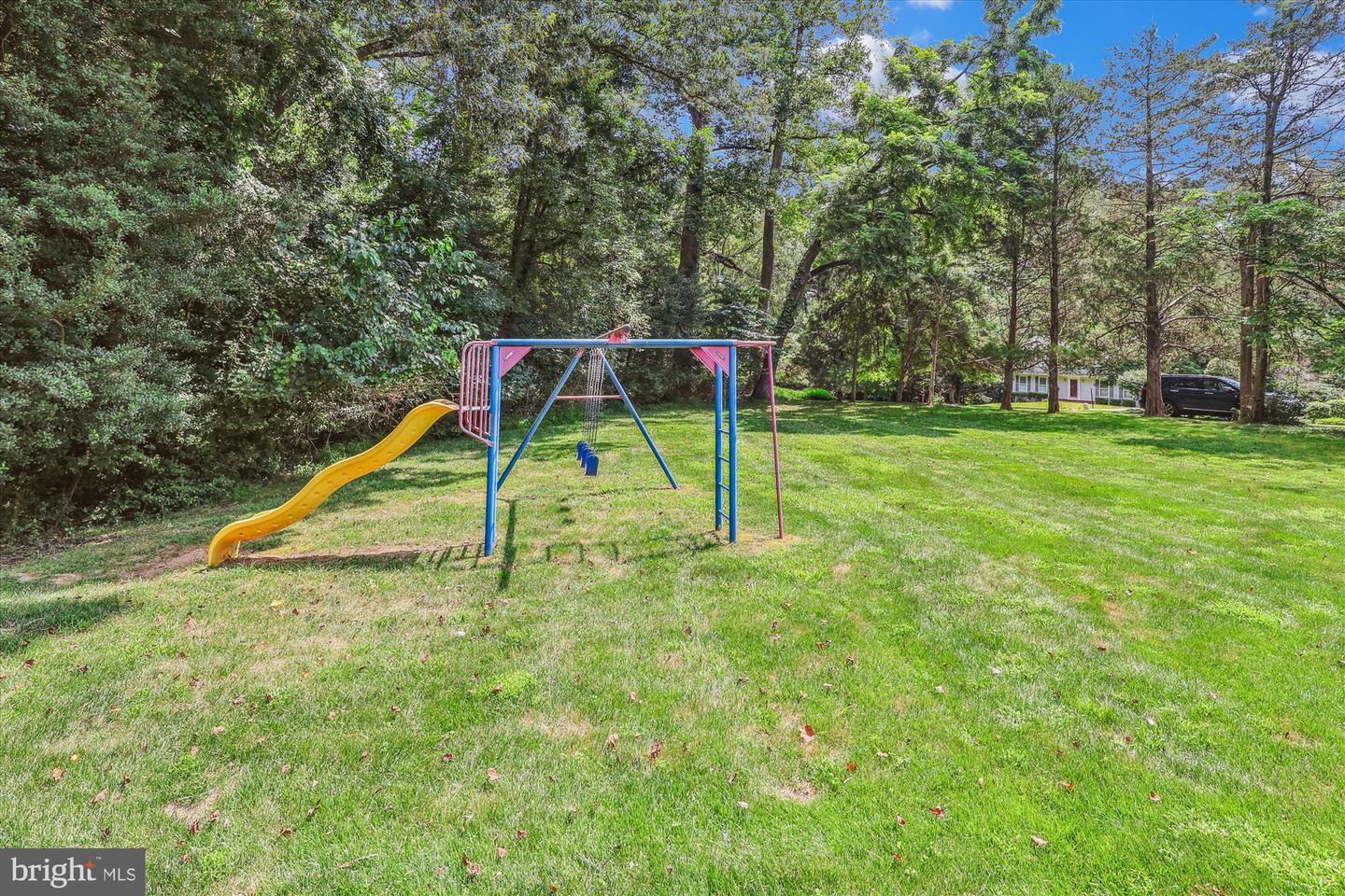 12334 FOLKSTONE DR, HERNDON, Virginia 20171, 5 Bedrooms Bedrooms, 25 Rooms Rooms,4 BathroomsBathrooms,Residential,For sale,12334 FOLKSTONE DR,VAFX2258212 MLS # VAFX2258212