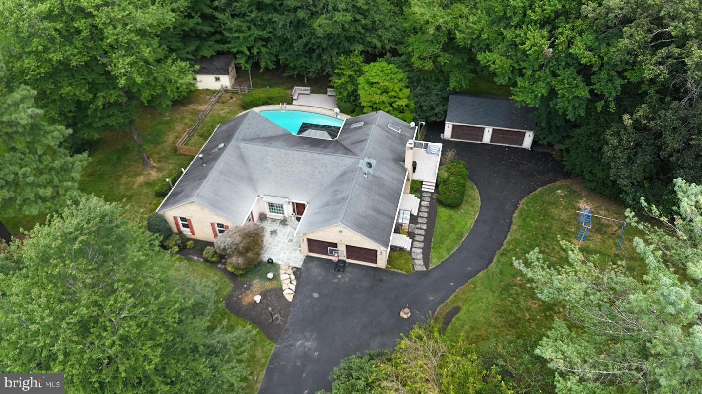 12334 FOLKSTONE DR, HERNDON, Virginia 20171, 5 Bedrooms Bedrooms, 25 Rooms Rooms,4 BathroomsBathrooms,Residential,For sale,12334 FOLKSTONE DR,VAFX2258212 MLS # VAFX2258212