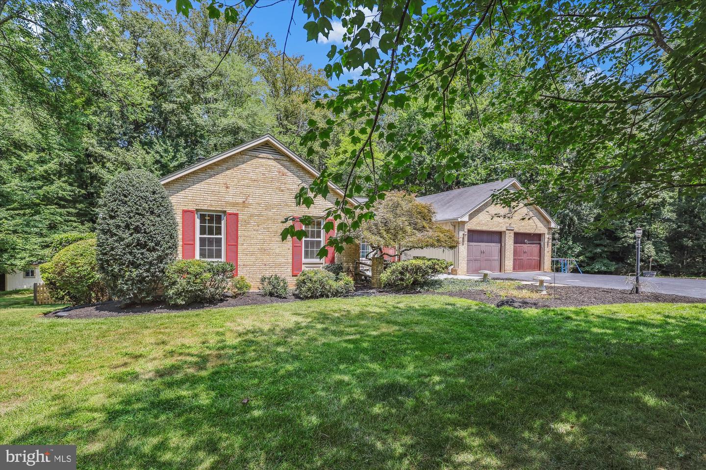 12334 FOLKSTONE DR, HERNDON, Virginia 20171, 5 Bedrooms Bedrooms, 25 Rooms Rooms,4 BathroomsBathrooms,Residential,For sale,12334 FOLKSTONE DR,VAFX2258212 MLS # VAFX2258212