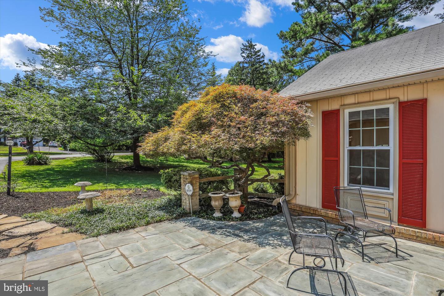 12334 FOLKSTONE DR, HERNDON, Virginia 20171, 5 Bedrooms Bedrooms, 25 Rooms Rooms,4 BathroomsBathrooms,Residential,For sale,12334 FOLKSTONE DR,VAFX2258212 MLS # VAFX2258212