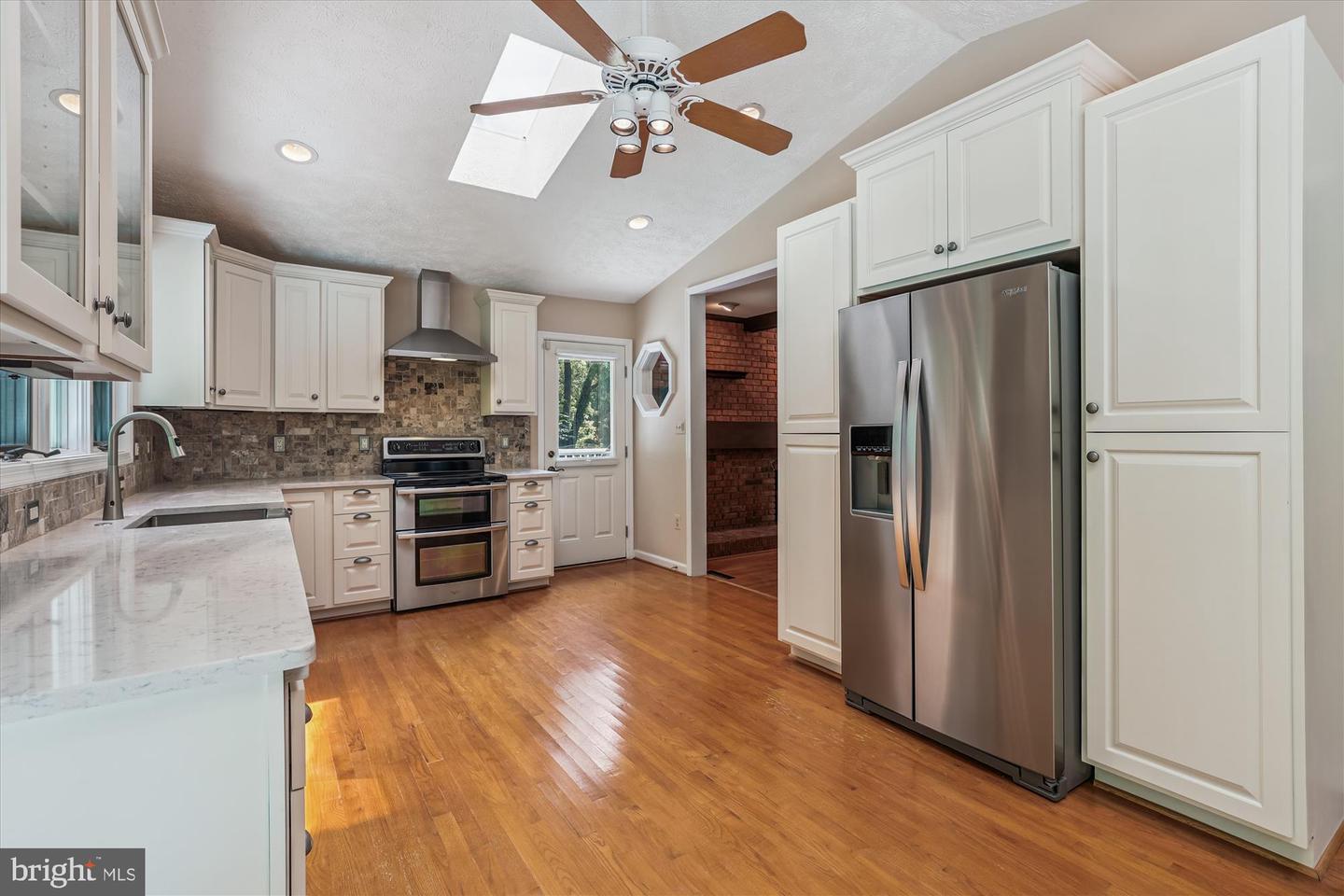 12334 FOLKSTONE DR, HERNDON, Virginia 20171, 5 Bedrooms Bedrooms, 25 Rooms Rooms,4 BathroomsBathrooms,Residential,For sale,12334 FOLKSTONE DR,VAFX2258212 MLS # VAFX2258212