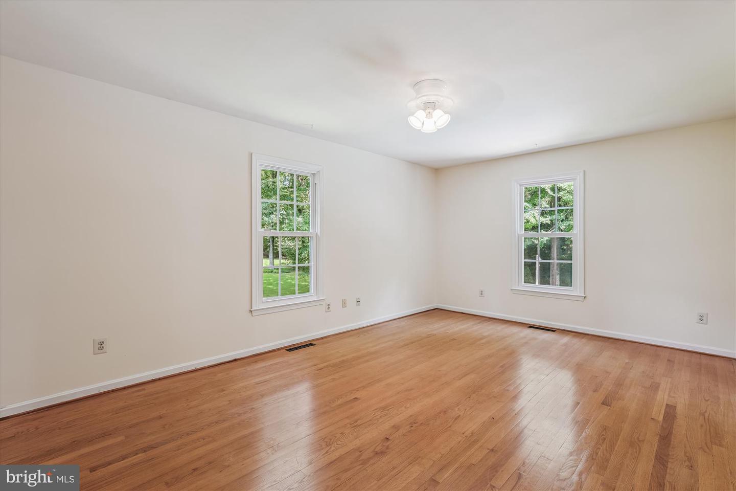 12334 FOLKSTONE DR, HERNDON, Virginia 20171, 5 Bedrooms Bedrooms, 25 Rooms Rooms,4 BathroomsBathrooms,Residential,For sale,12334 FOLKSTONE DR,VAFX2258212 MLS # VAFX2258212