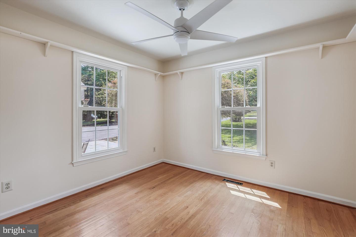 12334 FOLKSTONE DR, HERNDON, Virginia 20171, 5 Bedrooms Bedrooms, 25 Rooms Rooms,4 BathroomsBathrooms,Residential,For sale,12334 FOLKSTONE DR,VAFX2258212 MLS # VAFX2258212