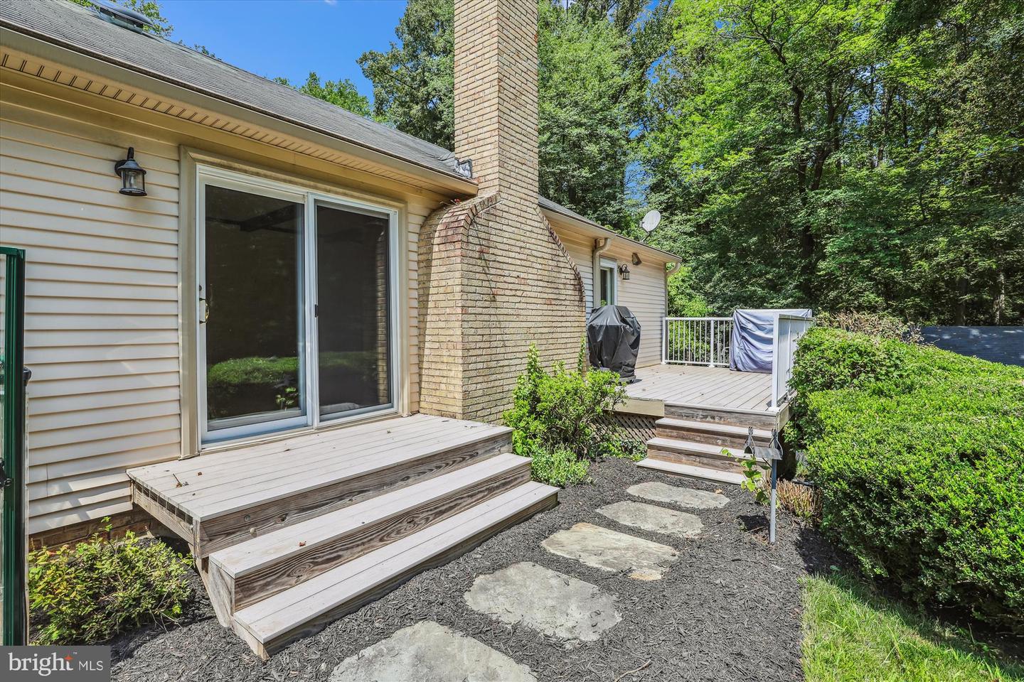 12334 FOLKSTONE DR, HERNDON, Virginia 20171, 5 Bedrooms Bedrooms, 25 Rooms Rooms,4 BathroomsBathrooms,Residential,For sale,12334 FOLKSTONE DR,VAFX2258212 MLS # VAFX2258212
