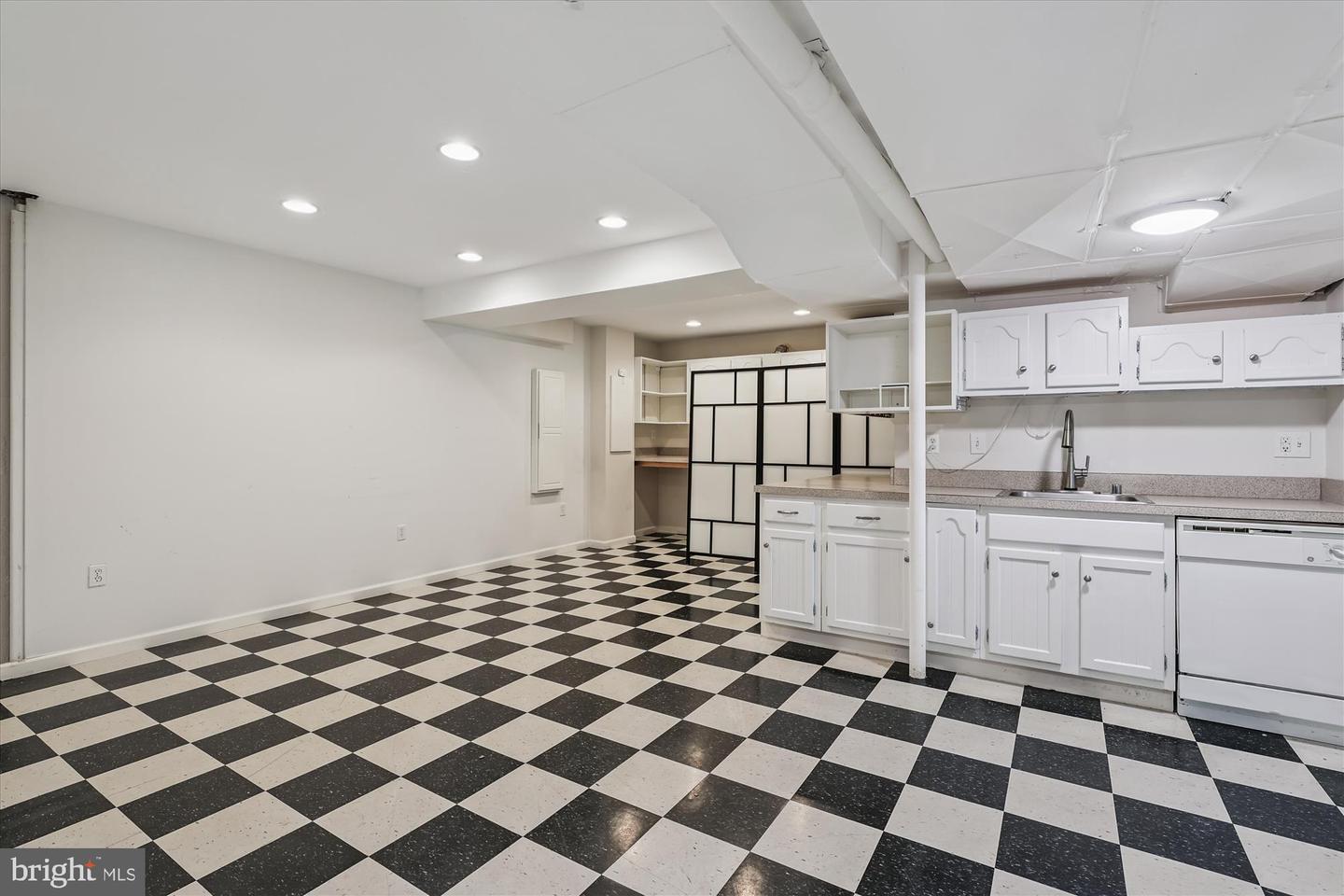 12334 FOLKSTONE DR, HERNDON, Virginia 20171, 5 Bedrooms Bedrooms, 25 Rooms Rooms,4 BathroomsBathrooms,Residential,For sale,12334 FOLKSTONE DR,VAFX2258212 MLS # VAFX2258212