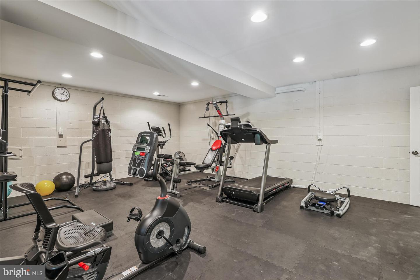 12334 FOLKSTONE DR, HERNDON, Virginia 20171, 5 Bedrooms Bedrooms, 25 Rooms Rooms,4 BathroomsBathrooms,Residential,For sale,12334 FOLKSTONE DR,VAFX2258212 MLS # VAFX2258212