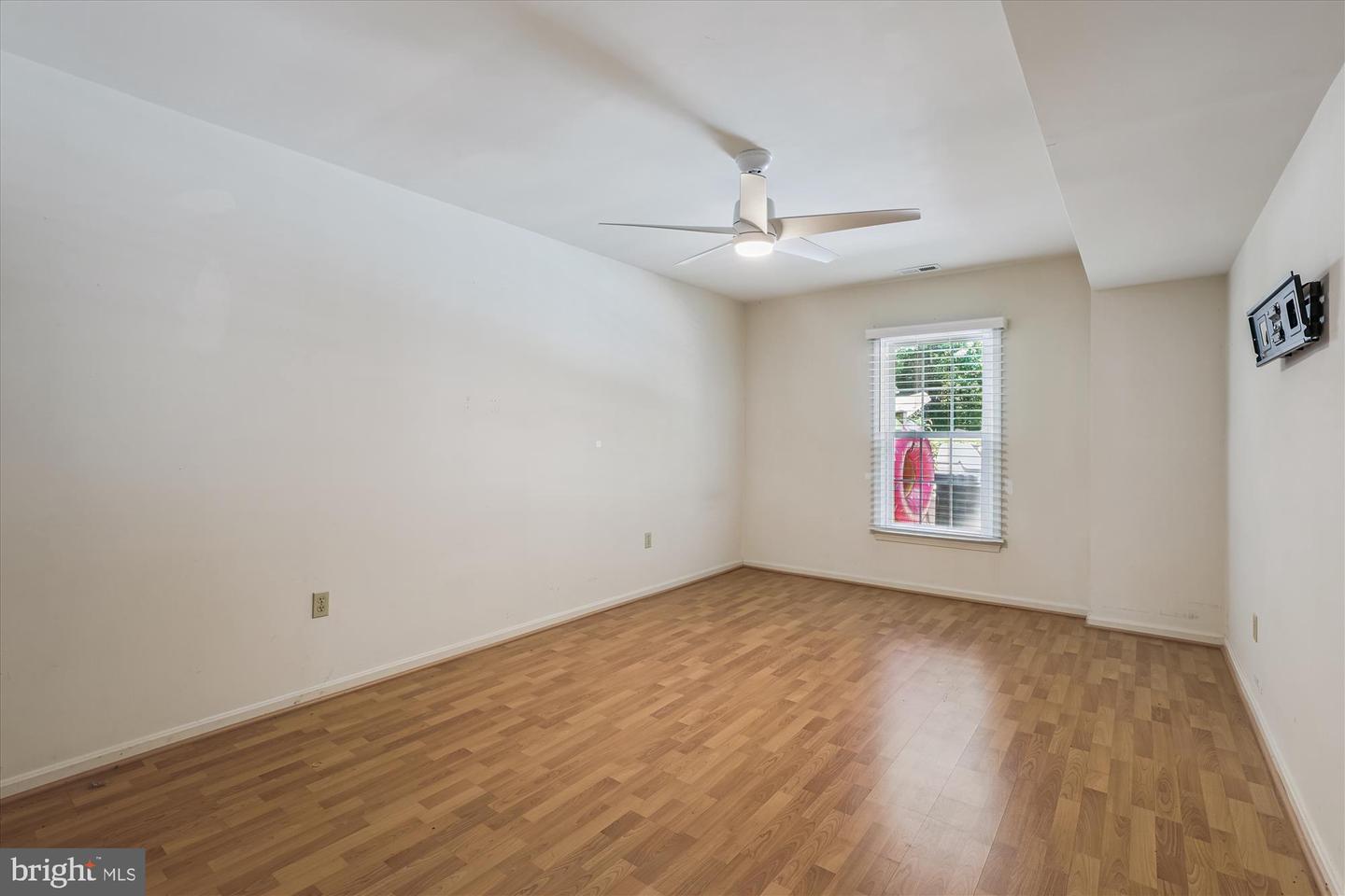 12334 FOLKSTONE DR, HERNDON, Virginia 20171, 5 Bedrooms Bedrooms, 25 Rooms Rooms,4 BathroomsBathrooms,Residential,For sale,12334 FOLKSTONE DR,VAFX2258212 MLS # VAFX2258212