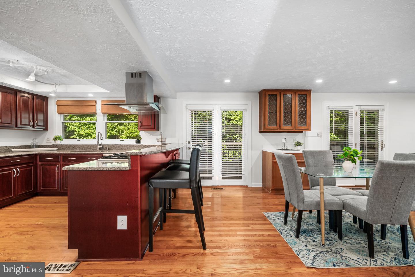 8690 YOUNG CT, SPRINGFIELD, Virginia 22153, 5 Bedrooms Bedrooms, ,3 BathroomsBathrooms,Residential,For sale,8690 YOUNG CT,VAFX2258844 MLS # VAFX2258844