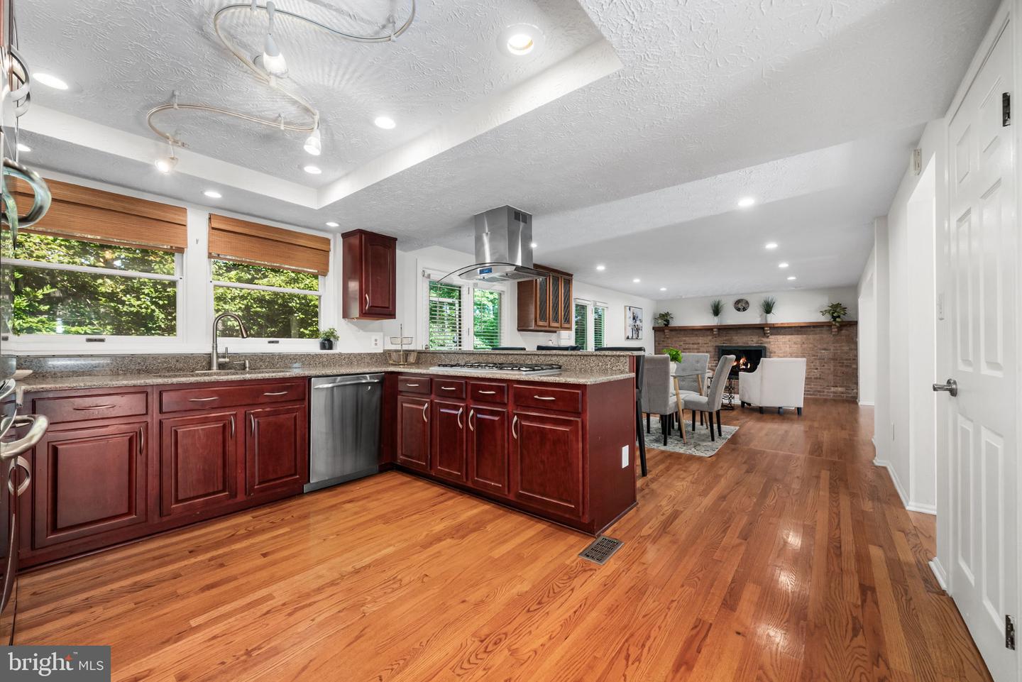 8690 YOUNG CT, SPRINGFIELD, Virginia 22153, 5 Bedrooms Bedrooms, ,3 BathroomsBathrooms,Residential,For sale,8690 YOUNG CT,VAFX2258844 MLS # VAFX2258844