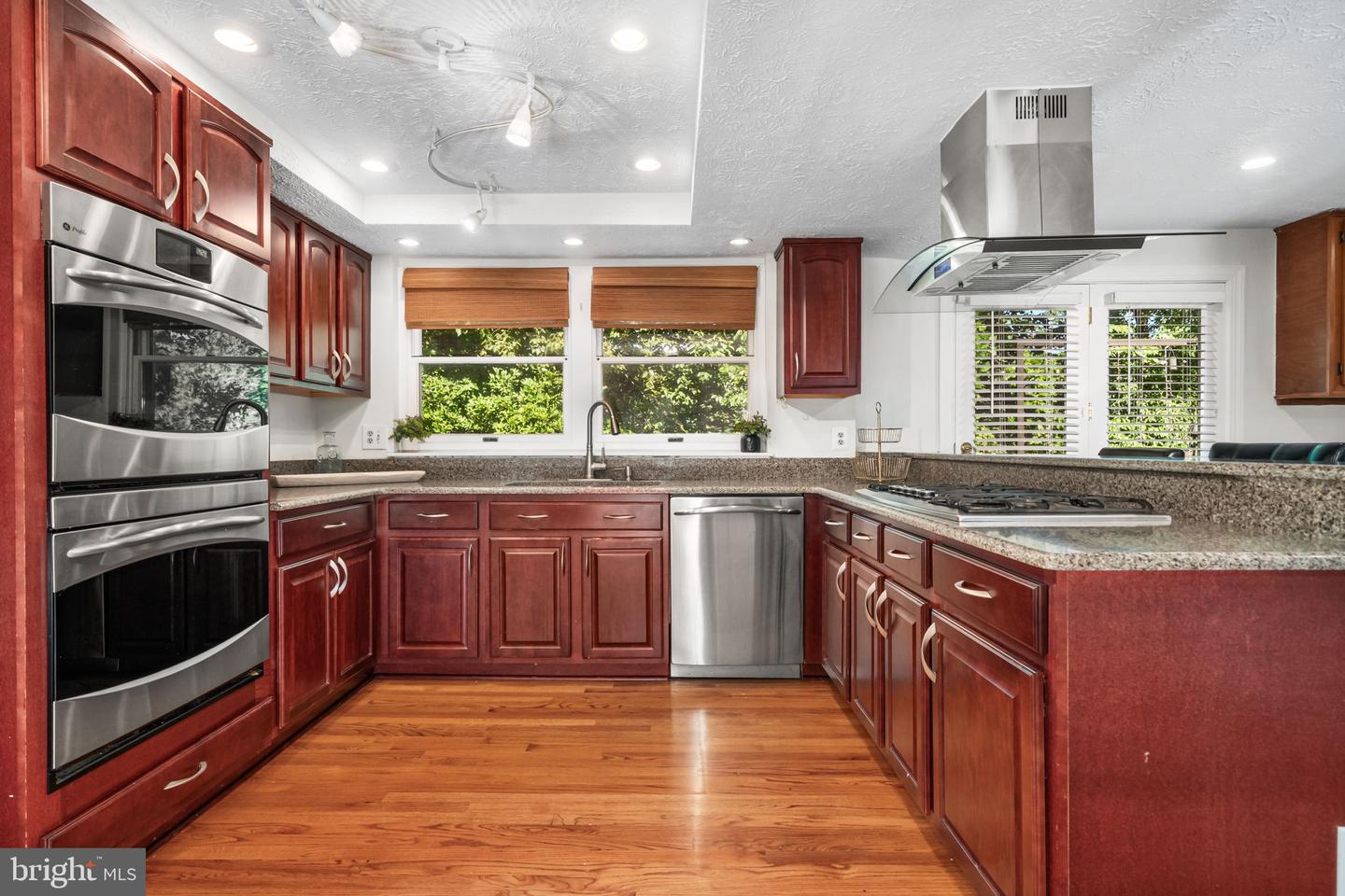 8690 YOUNG CT, SPRINGFIELD, Virginia 22153, 5 Bedrooms Bedrooms, ,3 BathroomsBathrooms,Residential,For sale,8690 YOUNG CT,VAFX2258844 MLS # VAFX2258844