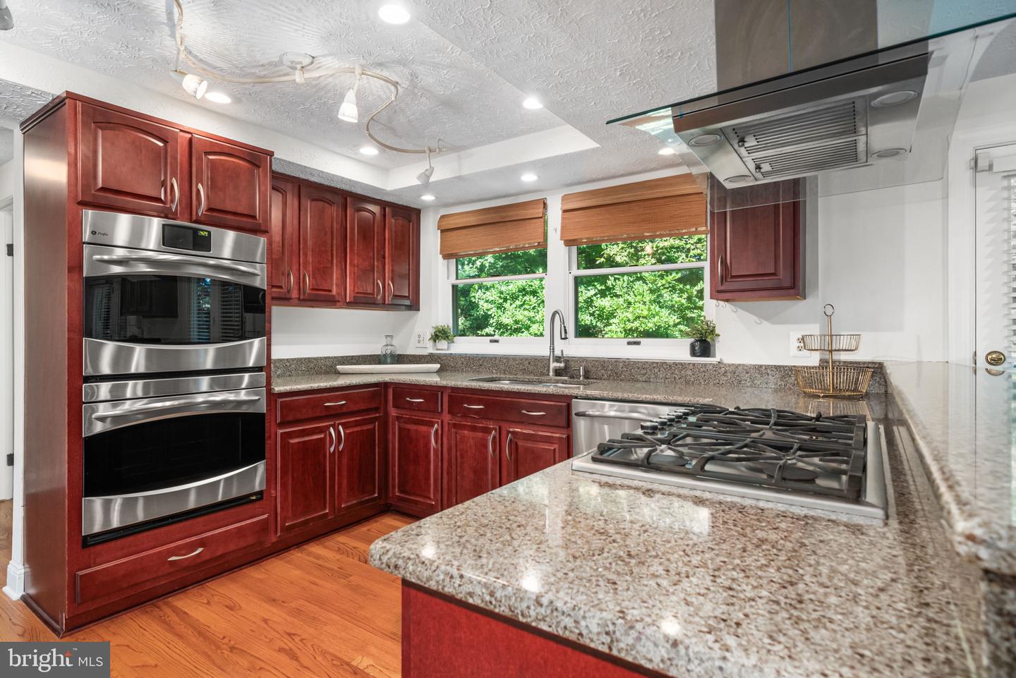 8690 YOUNG CT, SPRINGFIELD, Virginia 22153, 5 Bedrooms Bedrooms, ,3 BathroomsBathrooms,Residential,For sale,8690 YOUNG CT,VAFX2258844 MLS # VAFX2258844