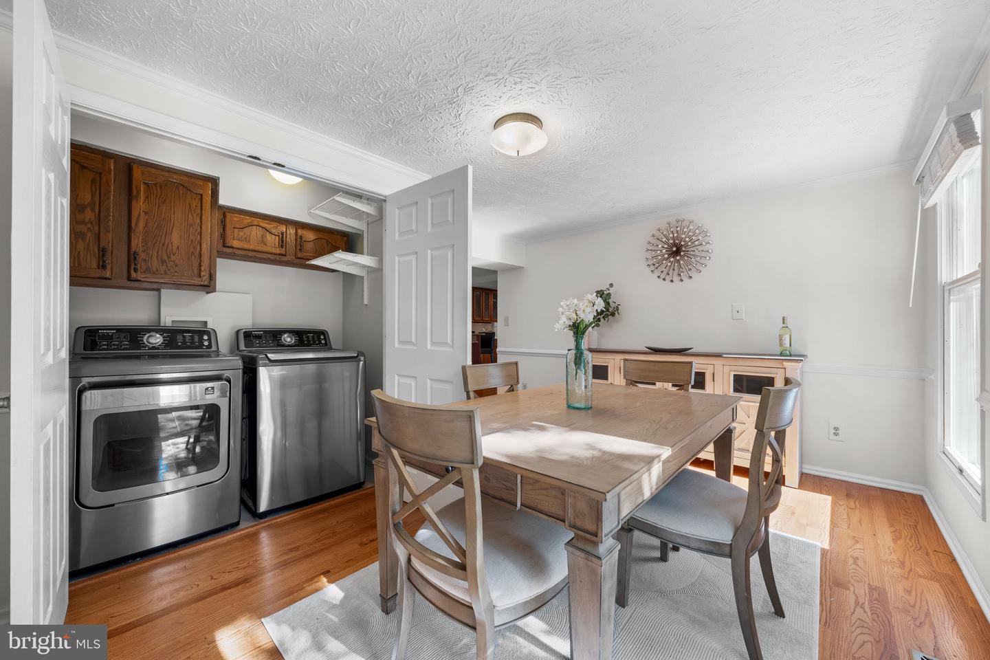 8690 YOUNG CT, SPRINGFIELD, Virginia 22153, 5 Bedrooms Bedrooms, ,3 BathroomsBathrooms,Residential,For sale,8690 YOUNG CT,VAFX2258844 MLS # VAFX2258844