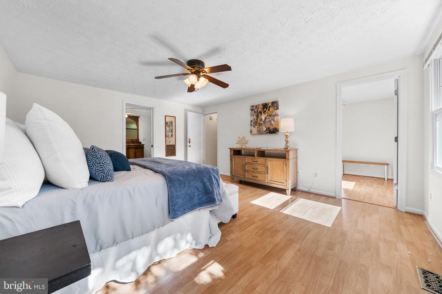8690 YOUNG CT, SPRINGFIELD, Virginia 22153, 5 Bedrooms Bedrooms, ,3 BathroomsBathrooms,Residential,For sale,8690 YOUNG CT,VAFX2258844 MLS # VAFX2258844