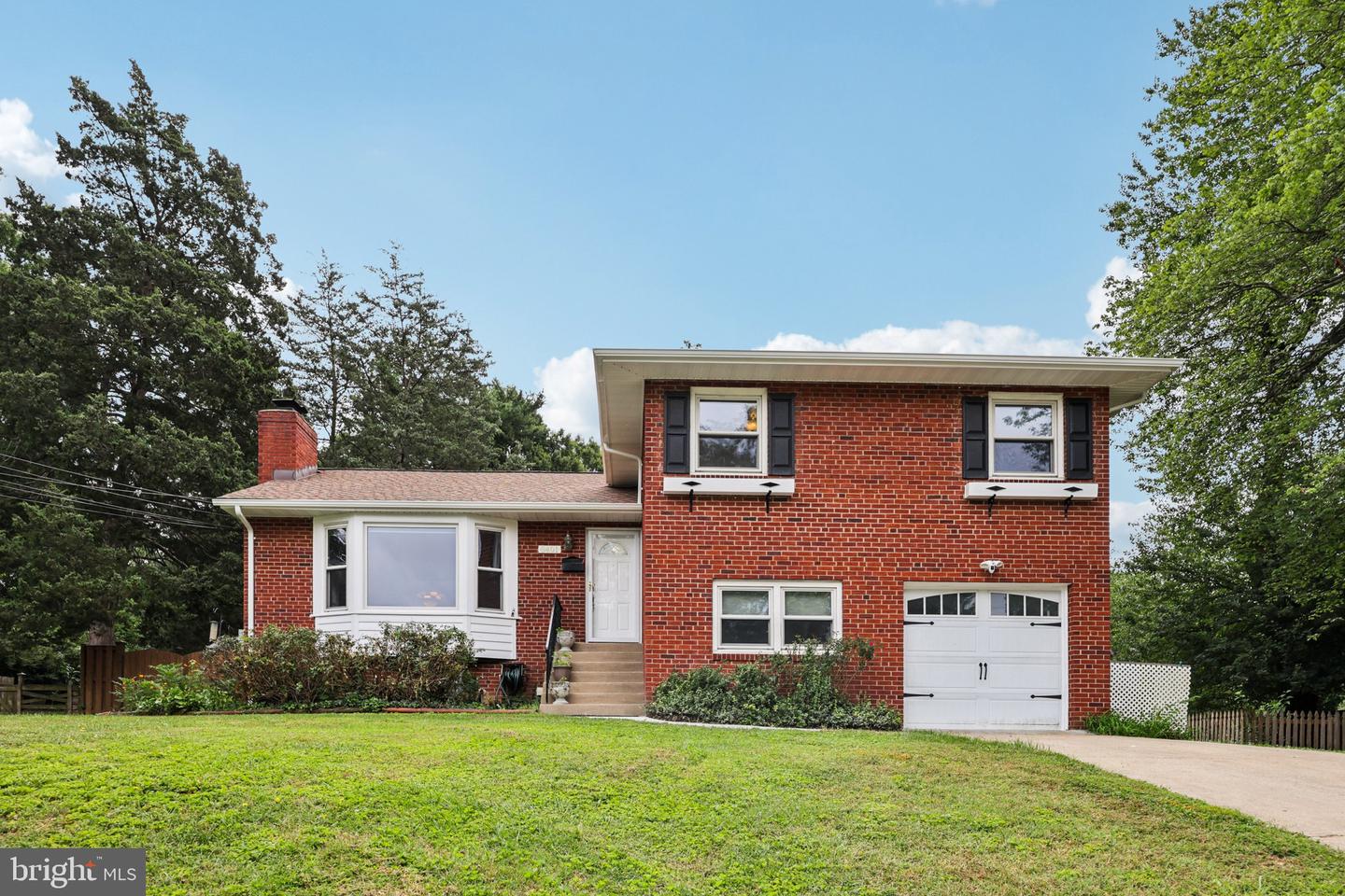 8401 FELTON LN, ALEXANDRIA, Virginia 22308, 4 Bedrooms Bedrooms, 7 Rooms Rooms,3 BathroomsBathrooms,Residential,For sale,8401 FELTON LN,VAFX2259342 MLS # VAFX2259342