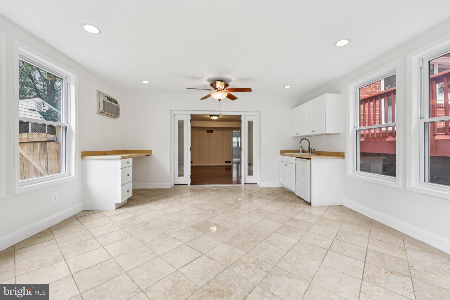 8401 FELTON LN, ALEXANDRIA, Virginia 22308, 4 Bedrooms Bedrooms, 7 Rooms Rooms,3 BathroomsBathrooms,Residential,For sale,8401 FELTON LN,VAFX2259342 MLS # VAFX2259342