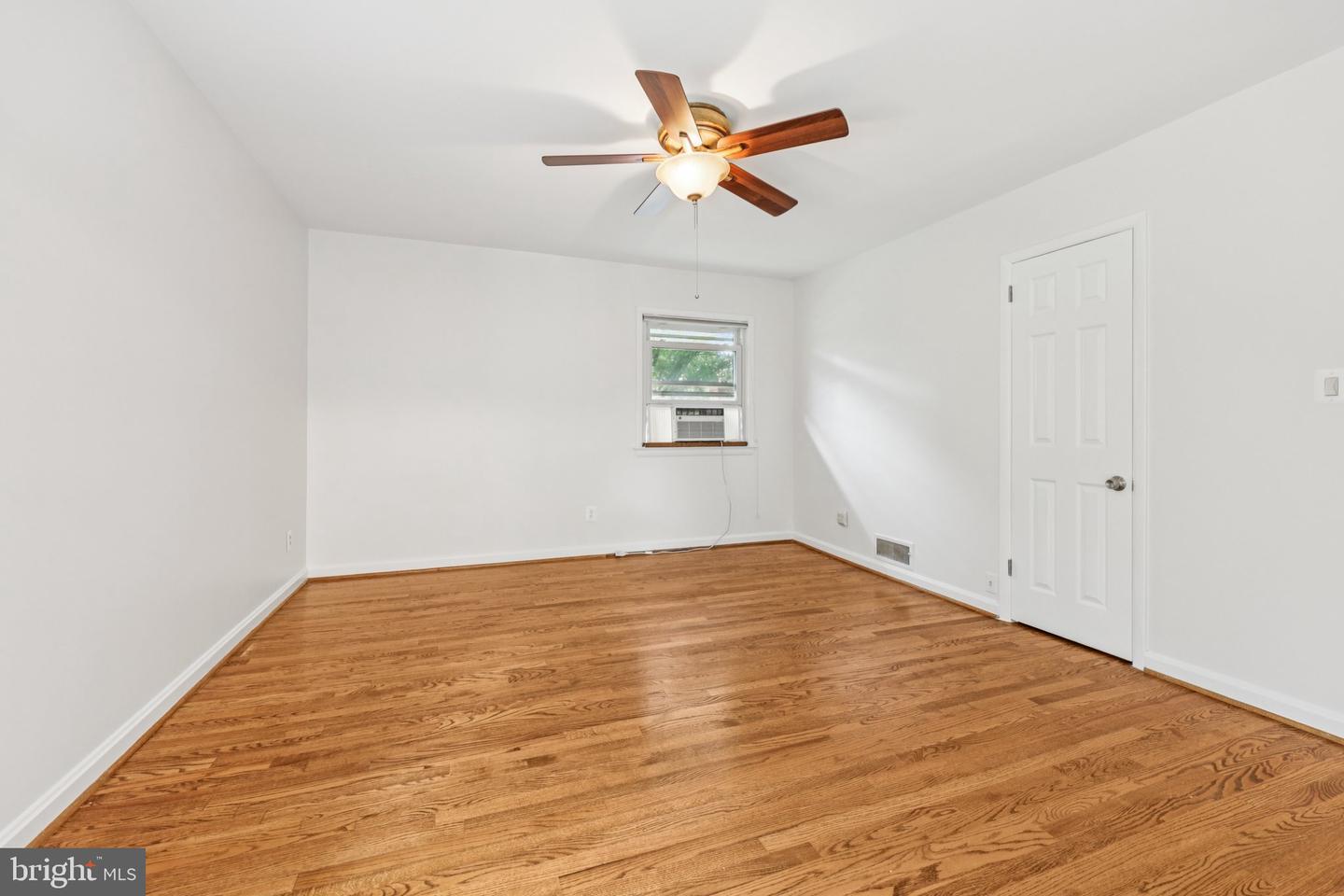 8401 FELTON LN, ALEXANDRIA, Virginia 22308, 4 Bedrooms Bedrooms, 7 Rooms Rooms,3 BathroomsBathrooms,Residential,For sale,8401 FELTON LN,VAFX2259342 MLS # VAFX2259342
