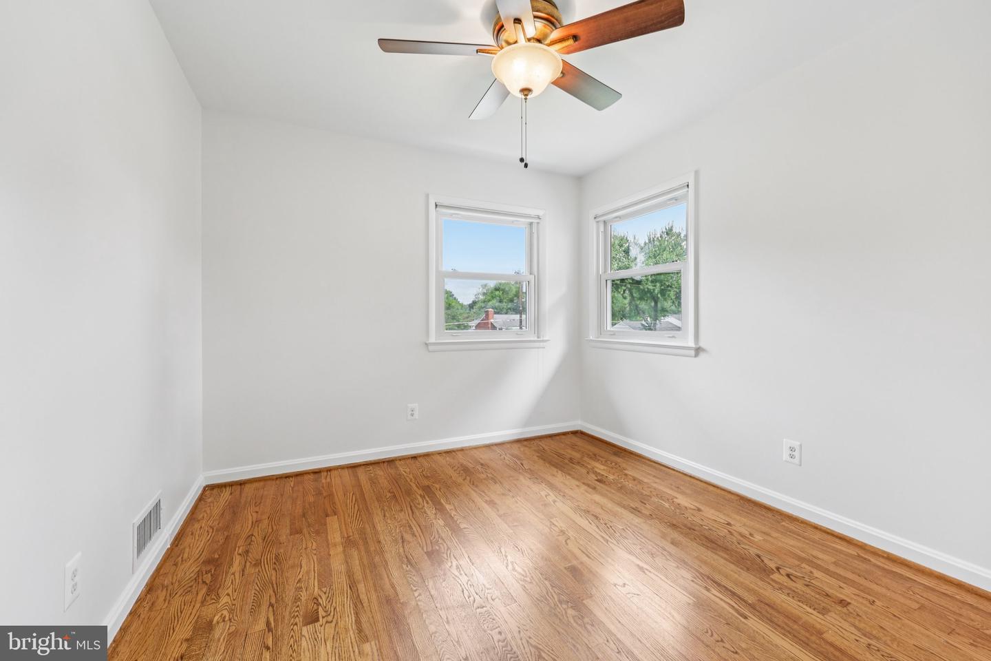 8401 FELTON LN, ALEXANDRIA, Virginia 22308, 4 Bedrooms Bedrooms, 7 Rooms Rooms,3 BathroomsBathrooms,Residential,For sale,8401 FELTON LN,VAFX2259342 MLS # VAFX2259342