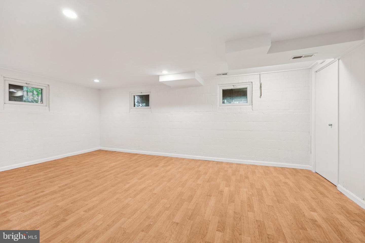 8401 FELTON LN, ALEXANDRIA, Virginia 22308, 4 Bedrooms Bedrooms, 7 Rooms Rooms,3 BathroomsBathrooms,Residential,For sale,8401 FELTON LN,VAFX2259342 MLS # VAFX2259342