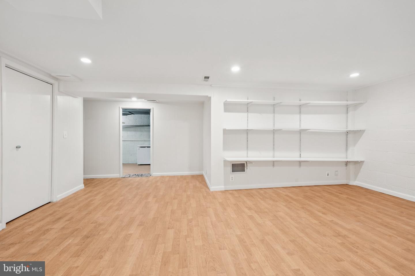 8401 FELTON LN, ALEXANDRIA, Virginia 22308, 4 Bedrooms Bedrooms, 7 Rooms Rooms,3 BathroomsBathrooms,Residential,For sale,8401 FELTON LN,VAFX2259342 MLS # VAFX2259342