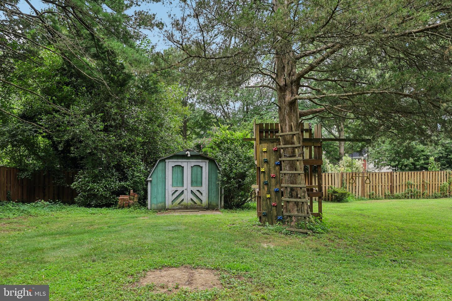 8401 FELTON LN, ALEXANDRIA, Virginia 22308, 4 Bedrooms Bedrooms, 7 Rooms Rooms,3 BathroomsBathrooms,Residential,For sale,8401 FELTON LN,VAFX2259342 MLS # VAFX2259342