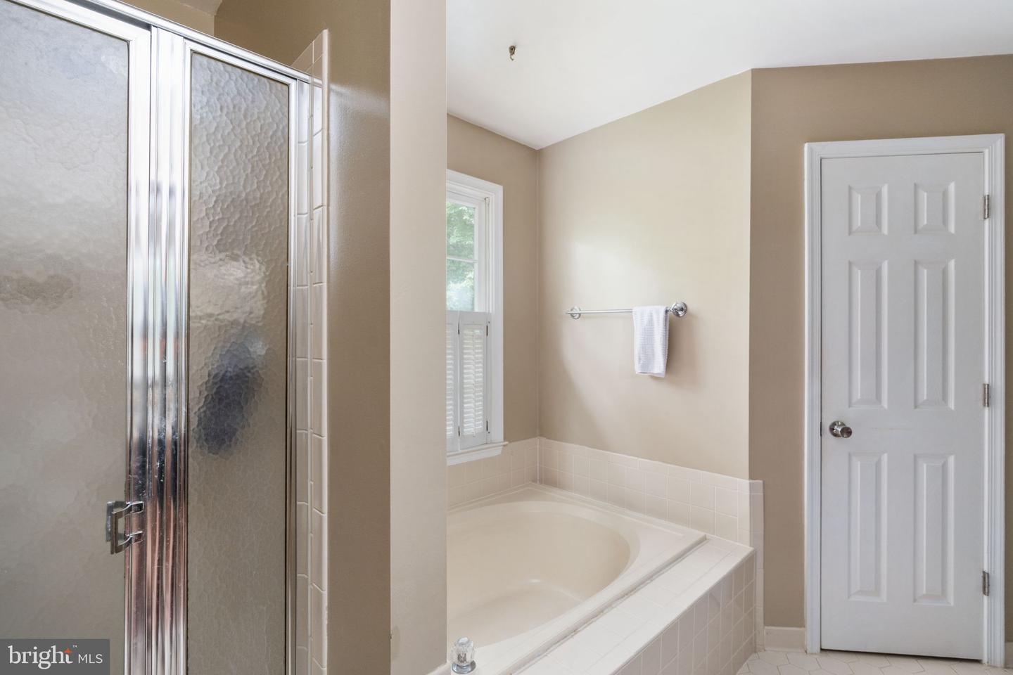 6 AMBER CT, FREDERICKSBURG, Virginia 22406, 5 Bedrooms Bedrooms, ,3 BathroomsBathrooms,Residential,For sale,6 AMBER CT,VAST2041584 MLS # VAST2041584