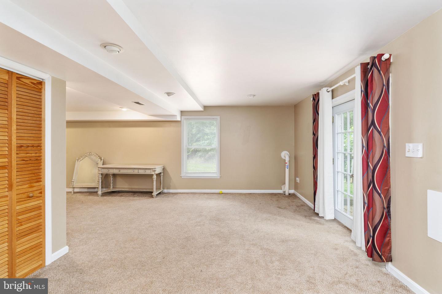 6 AMBER CT, FREDERICKSBURG, Virginia 22406, 5 Bedrooms Bedrooms, ,3 BathroomsBathrooms,Residential,For sale,6 AMBER CT,VAST2041584 MLS # VAST2041584