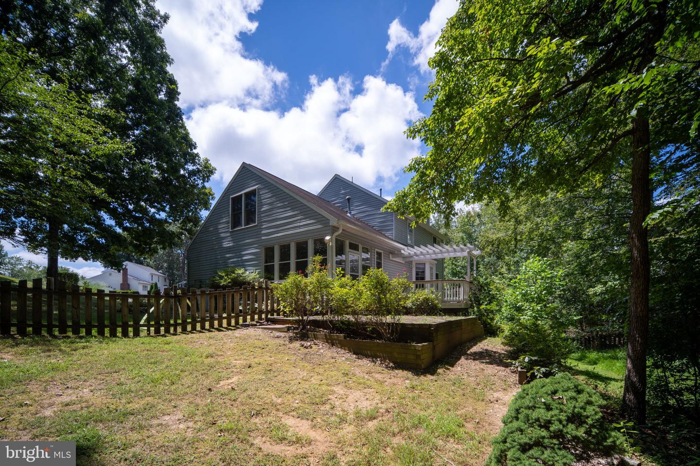 6 AMBER CT, FREDERICKSBURG, Virginia 22406, 5 Bedrooms Bedrooms, ,3 BathroomsBathrooms,Residential,For sale,6 AMBER CT,VAST2041584 MLS # VAST2041584