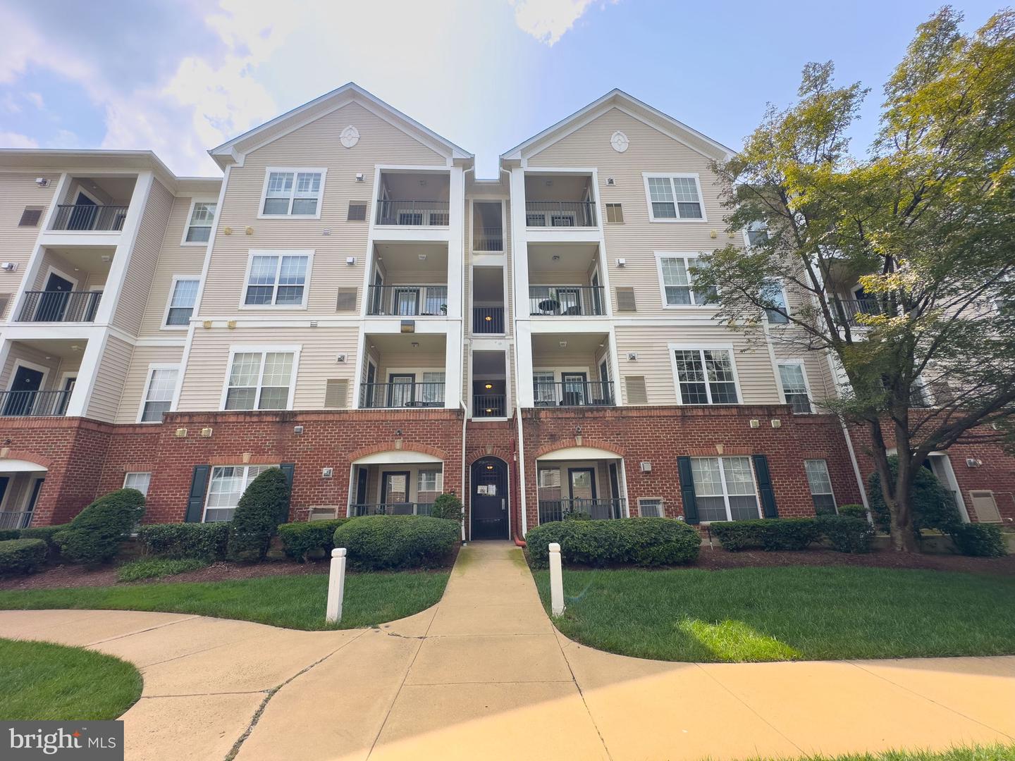 4854 EISENHOWER AVE #248, ALEXANDRIA, Virginia 22304, 2 Bedrooms Bedrooms, ,1 BathroomBathrooms,Residential,For sale,4854 EISENHOWER AVE #248,VAAX2048448 MLS # VAAX2048448