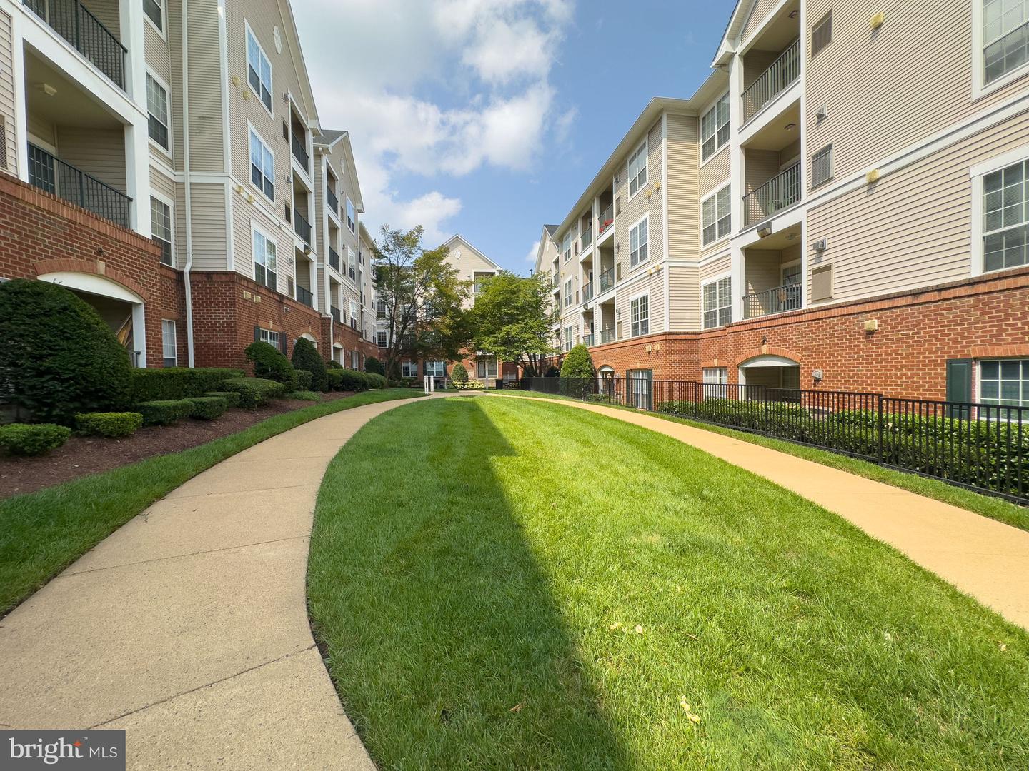4854 EISENHOWER AVE #248, ALEXANDRIA, Virginia 22304, 2 Bedrooms Bedrooms, ,1 BathroomBathrooms,Residential,For sale,4854 EISENHOWER AVE #248,VAAX2048448 MLS # VAAX2048448
