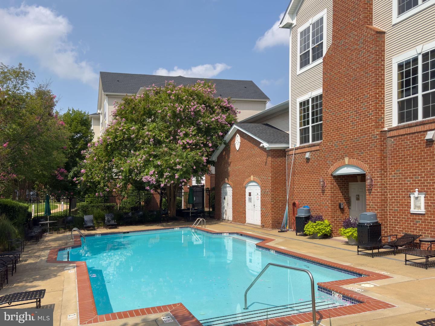 4854 EISENHOWER AVE #248, ALEXANDRIA, Virginia 22304, 2 Bedrooms Bedrooms, ,1 BathroomBathrooms,Residential,For sale,4854 EISENHOWER AVE #248,VAAX2048448 MLS # VAAX2048448