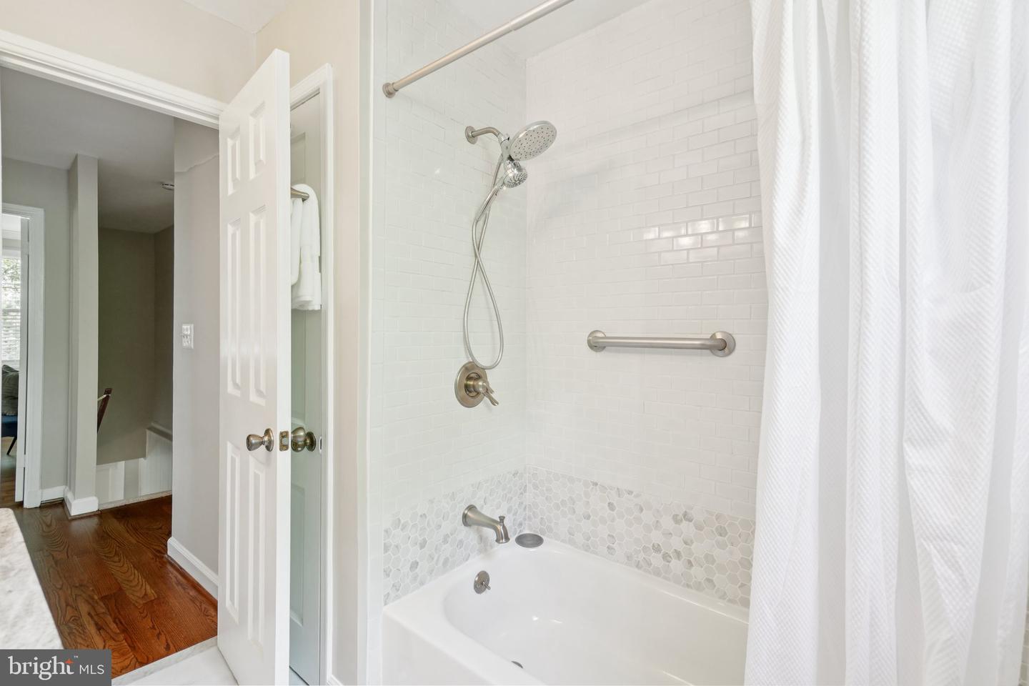 2824 S ABINGDON ST #A2, ARLINGTON, Virginia 22206, 3 Bedrooms Bedrooms, ,2 BathroomsBathrooms,Residential,For sale,2824 S ABINGDON ST #A2,VAAR2062024 MLS # VAAR2062024