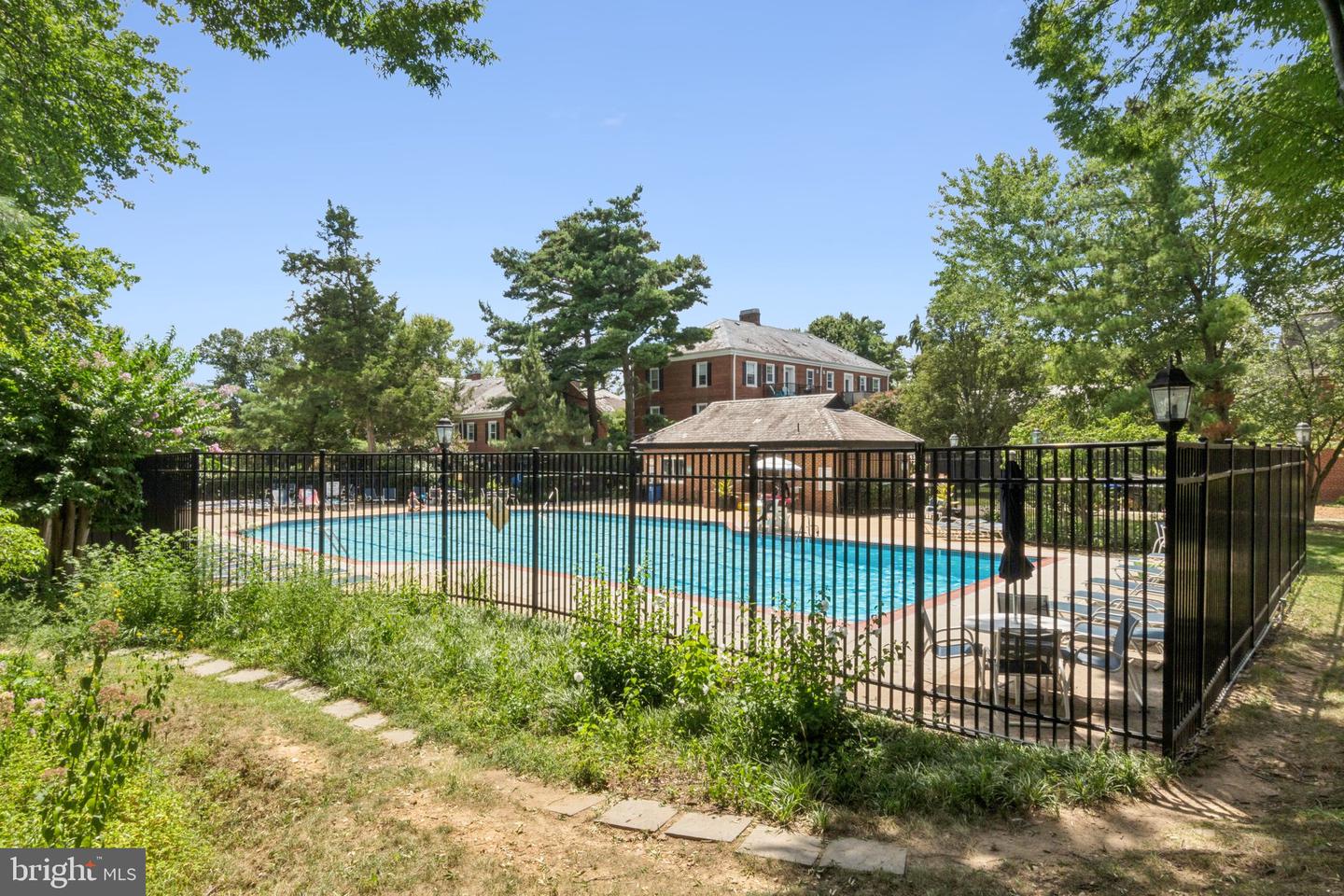 2824 S ABINGDON ST #A2, ARLINGTON, Virginia 22206, 3 Bedrooms Bedrooms, ,2 BathroomsBathrooms,Residential,For sale,2824 S ABINGDON ST #A2,VAAR2062024 MLS # VAAR2062024