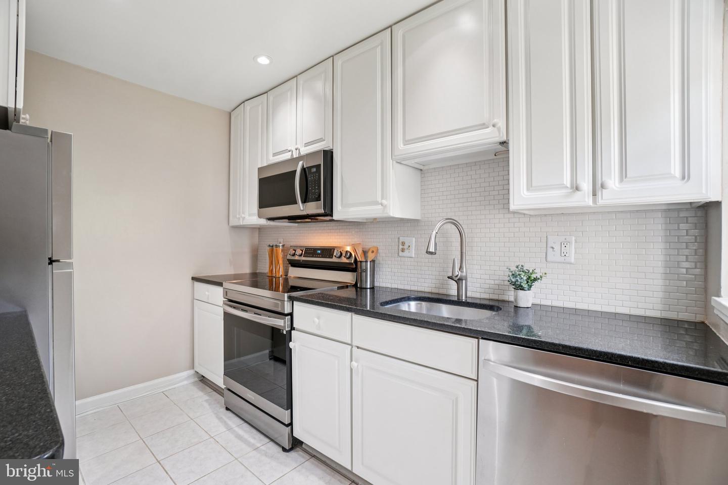2824 S ABINGDON ST #A2, ARLINGTON, Virginia 22206, 3 Bedrooms Bedrooms, ,2 BathroomsBathrooms,Residential,For sale,2824 S ABINGDON ST #A2,VAAR2062024 MLS # VAAR2062024