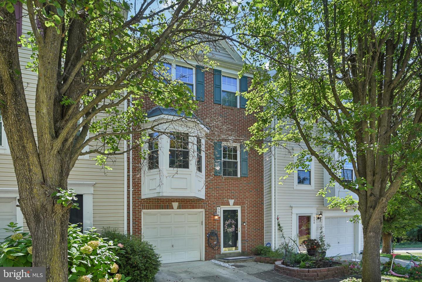 586 LILAC TER NE, LEESBURG, Virginia 20176, 3 Bedrooms Bedrooms, ,2 BathroomsBathrooms,Residential,For sale,586 LILAC TER NE,VALO2104222 MLS # VALO2104222