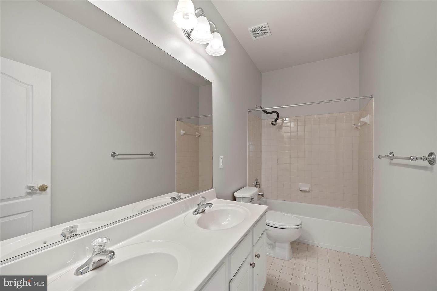 42592 OLMSTED DR, BRAMBLETON, Virginia 20148, 5 Bedrooms Bedrooms, ,2 BathroomsBathrooms,Residential,For sale,42592 OLMSTED DR,VALO2104340 MLS # VALO2104340