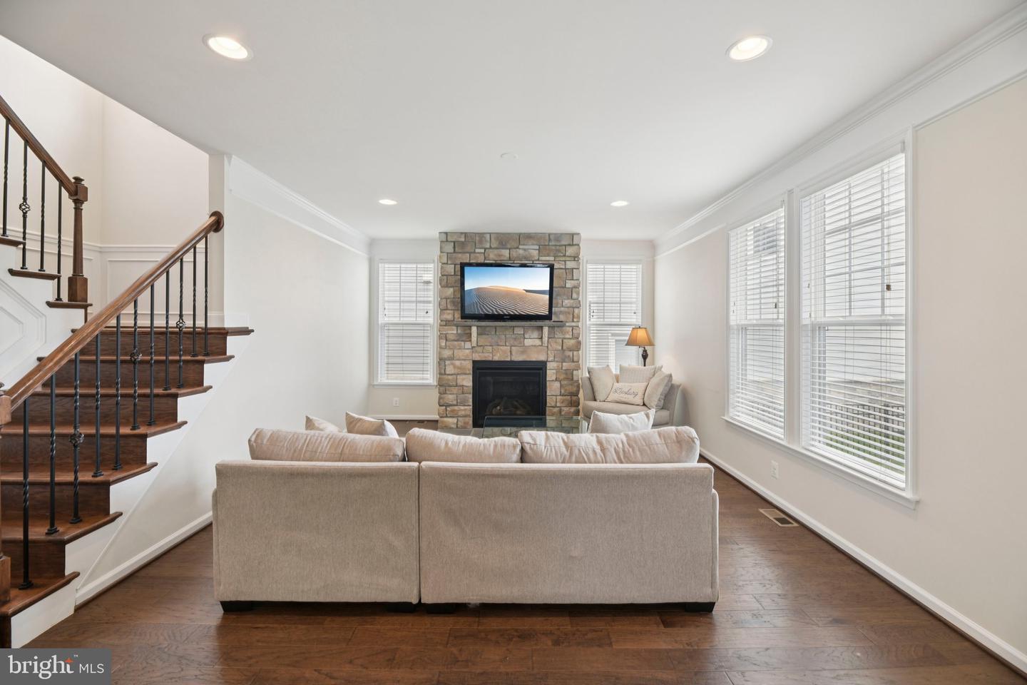 1023 THEMIS ST SE, LEESBURG, Virginia 20175, 5 Bedrooms Bedrooms, ,4 BathroomsBathrooms,Residential,For sale,1023 THEMIS ST SE,VALO2104342 MLS # VALO2104342