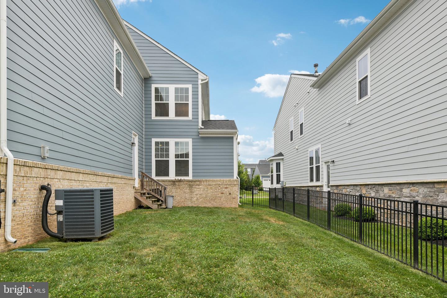1023 THEMIS ST SE, LEESBURG, Virginia 20175, 5 Bedrooms Bedrooms, ,4 BathroomsBathrooms,Residential,For sale,1023 THEMIS ST SE,VALO2104342 MLS # VALO2104342