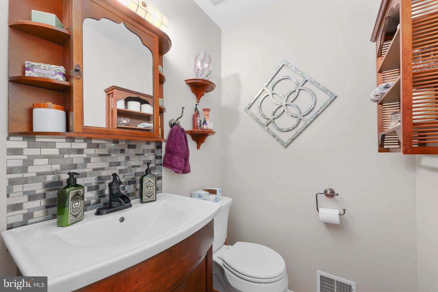3260 TAYLOE CT, HERNDON, Virginia 20171, 3 Bedrooms Bedrooms, ,2 BathroomsBathrooms,Residential,For sale,3260 TAYLOE CT,VAFX2260598 MLS # VAFX2260598