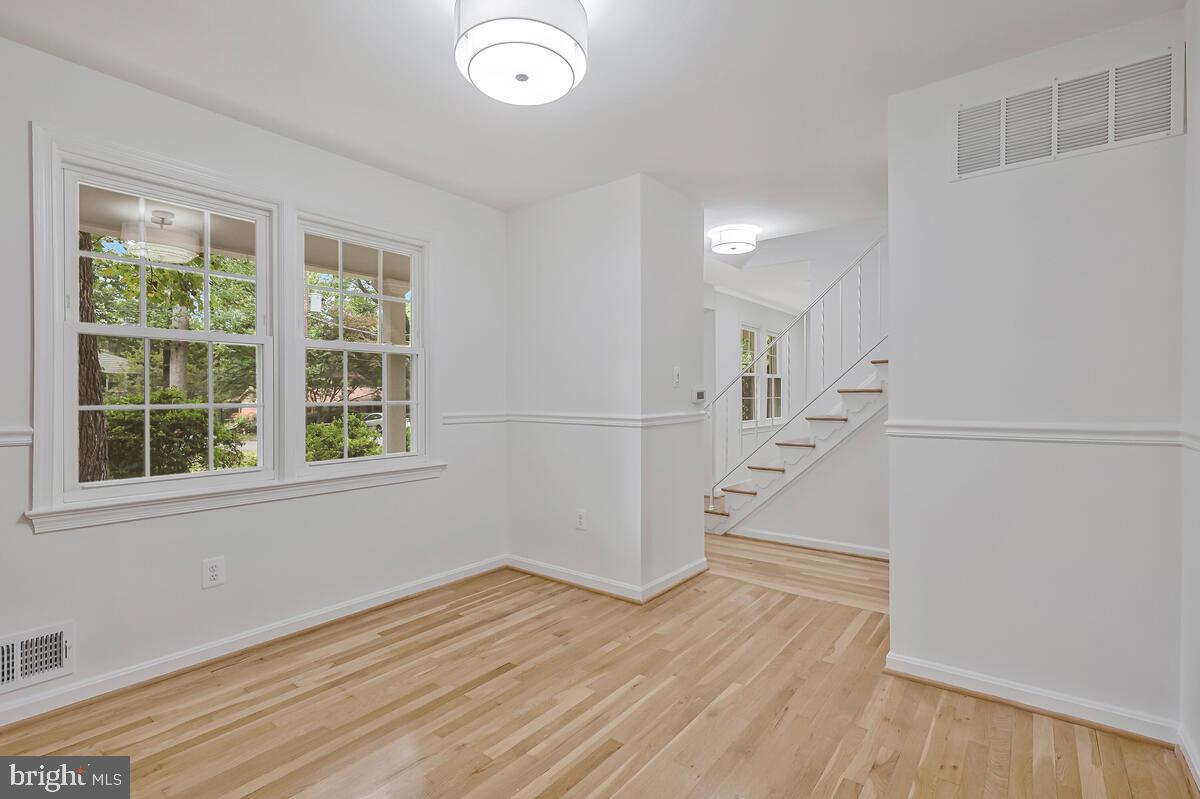 5156 LINETTE LN, ANNANDALE, Virginia 22003, 4 Bedrooms Bedrooms, ,3 BathroomsBathrooms,Residential,For sale,5156 LINETTE LN,VAFX2260638 MLS # VAFX2260638
