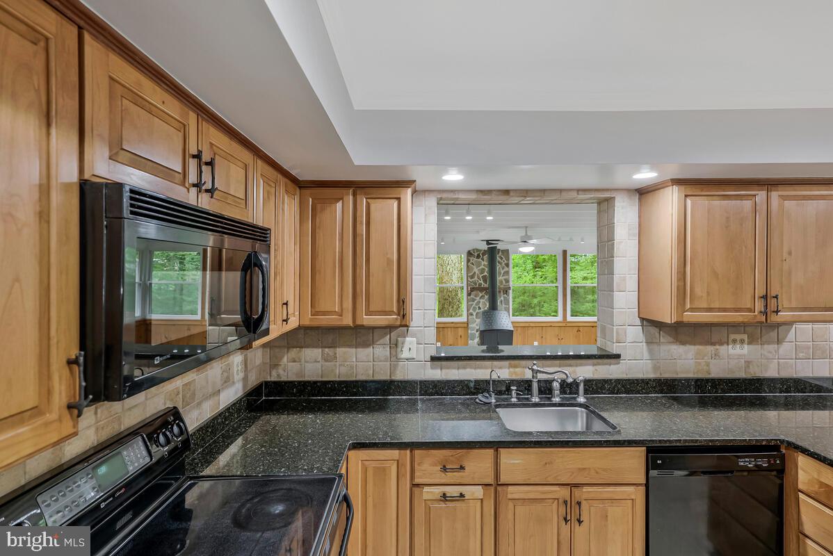 5156 LINETTE LN, ANNANDALE, Virginia 22003, 4 Bedrooms Bedrooms, ,3 BathroomsBathrooms,Residential,For sale,5156 LINETTE LN,VAFX2260638 MLS # VAFX2260638