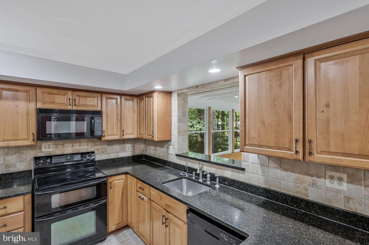 5156 LINETTE LN, ANNANDALE, Virginia 22003, 4 Bedrooms Bedrooms, ,3 BathroomsBathrooms,Residential,For sale,5156 LINETTE LN,VAFX2260638 MLS # VAFX2260638